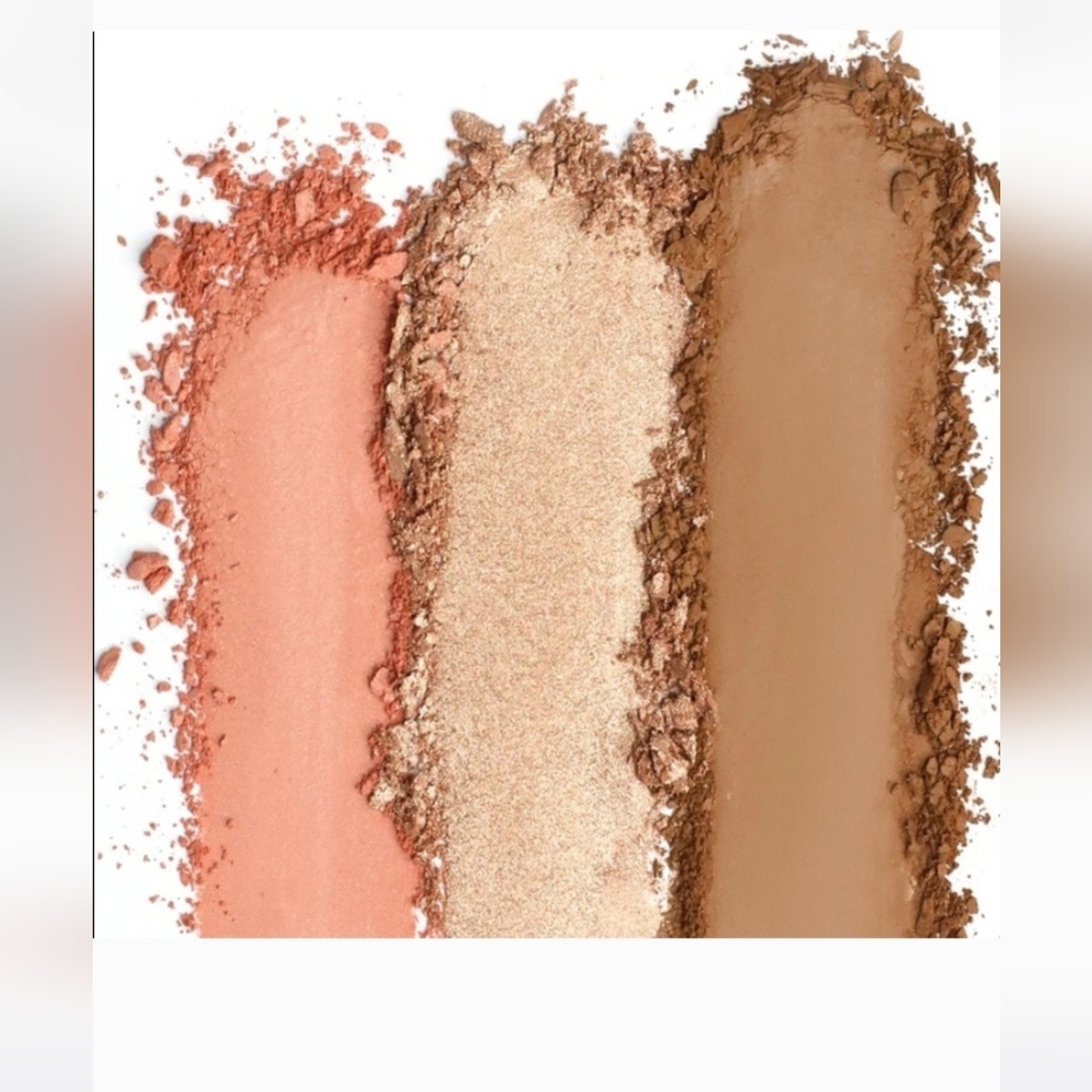 Realher Ultimate Glow Getter Cheek Trio New In Box